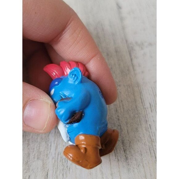 Yowie beaver blue monster mini walrus scary toy - Picture 4 of 4